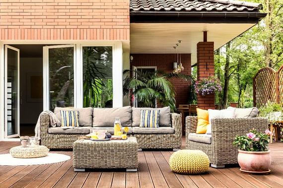 Vytvořte si na zahradě skvělé místo pro relax. Odpočiňte si třeba na závěsném houpacím křesle